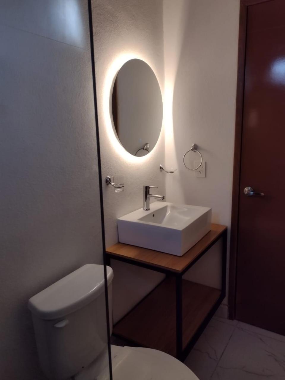 Vidrio Suites Col Americana Guadalajara Exterior foto