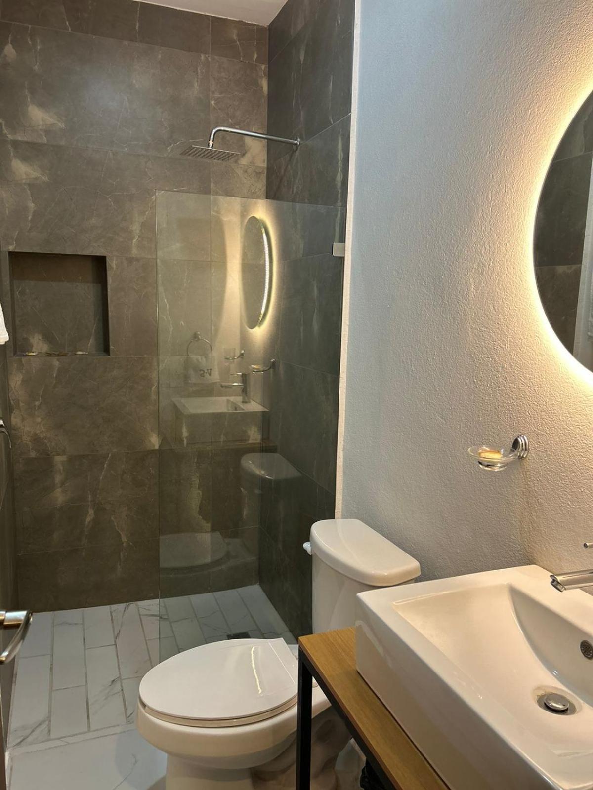 Vidrio Suites Col Americana Guadalajara Exterior foto
